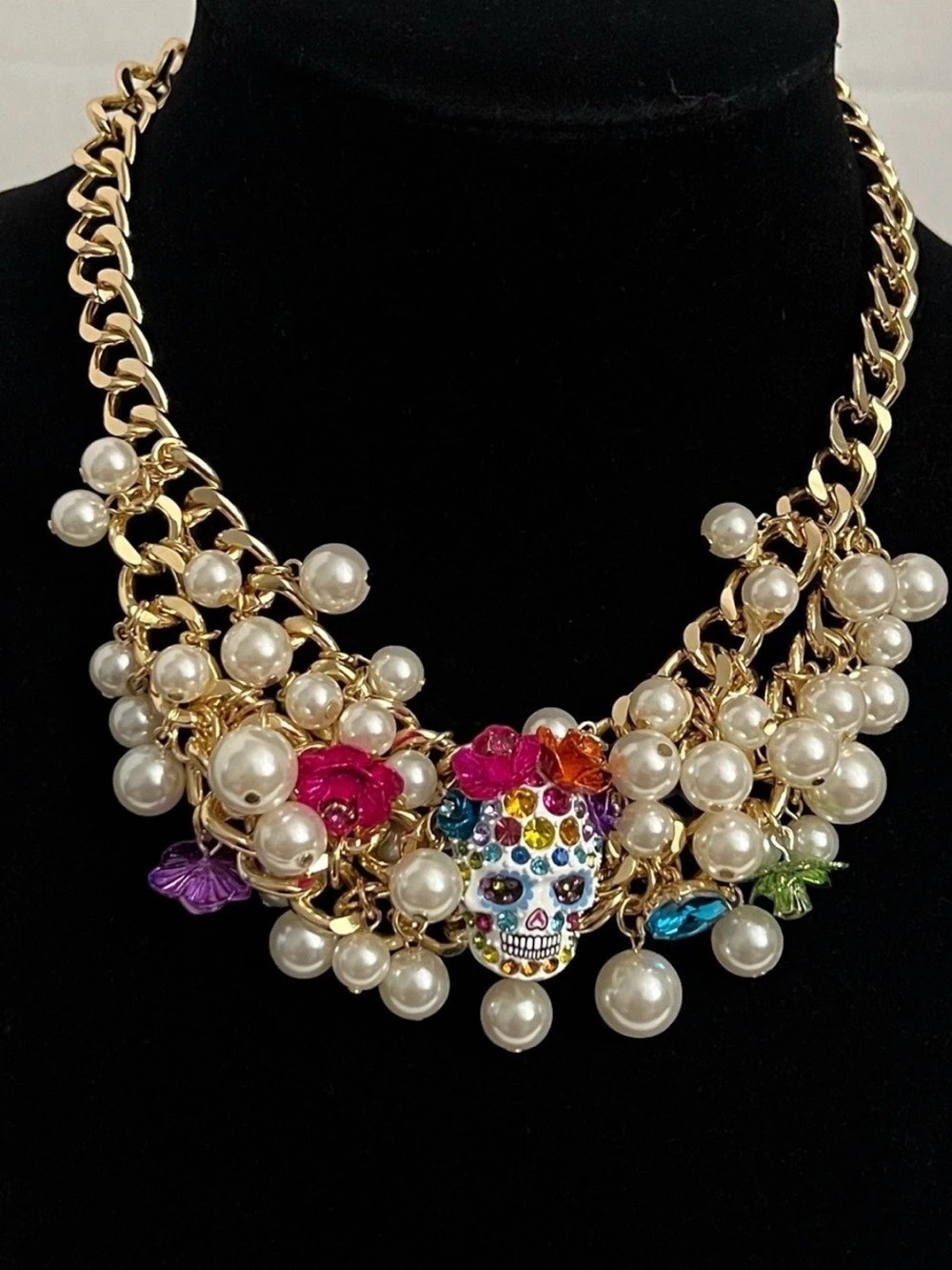 Betsey Johnson Day of the Dead Multicolor Sugar Skull Necklace Gold & Pearls wit